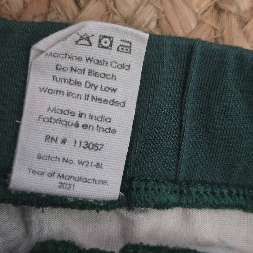 Kate Quinn Green and‎ White Bottom, Size 6-12 Months